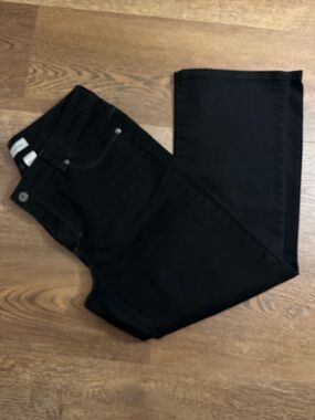 NWOT Chico's Black Platinum Denim Straight Black Denim Jeans Sz 1 Short